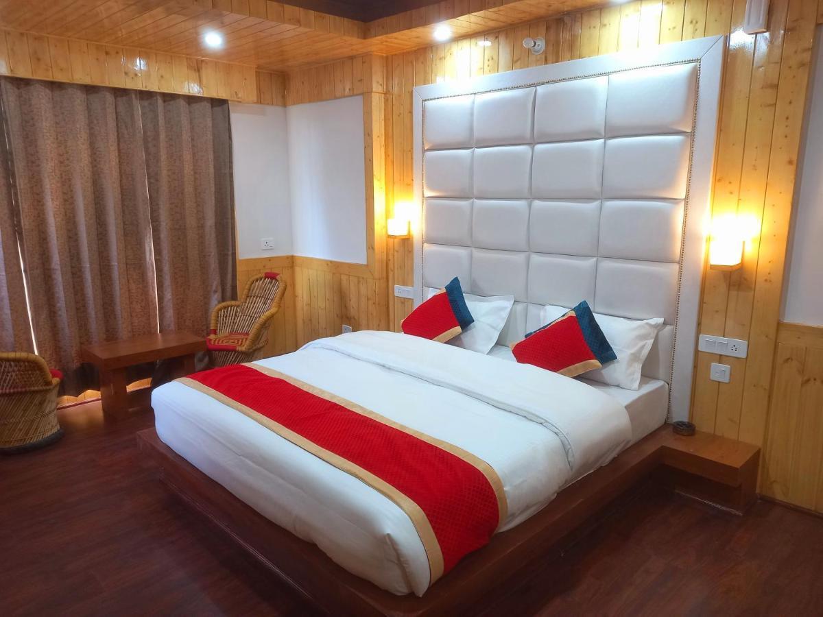 Humble Holiday Inn Kufri Simla Exterior photo