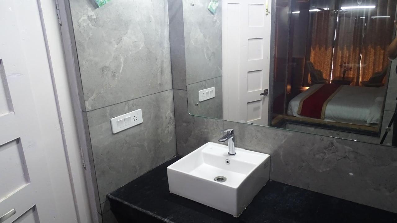 Humble Holiday Inn Kufri Simla Exterior photo