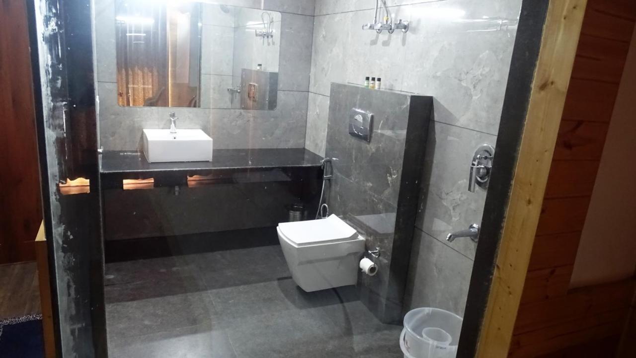 Humble Holiday Inn Kufri Simla Exterior photo