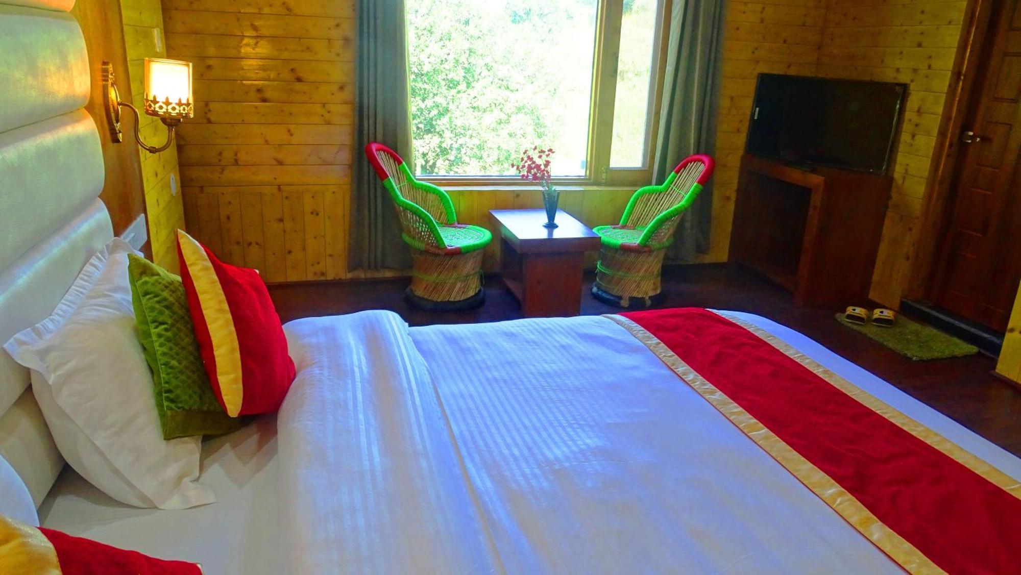 Humble Holiday Inn Kufri Simla Exterior photo